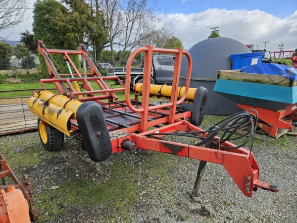 bale feeder