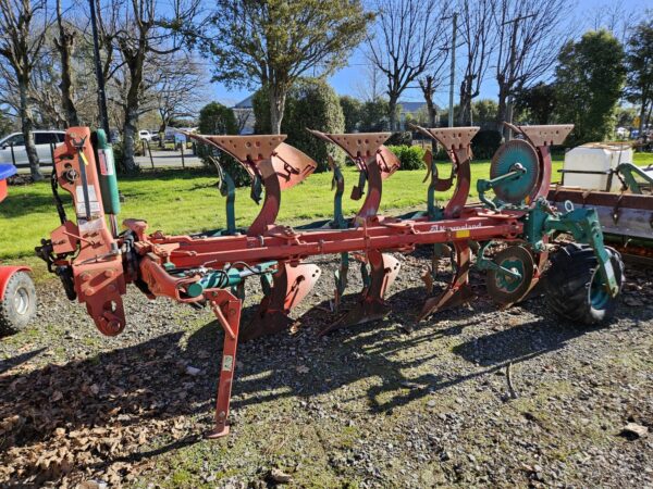 Kverneland ES-80 4 Furrow Reversible Plough - Image 2